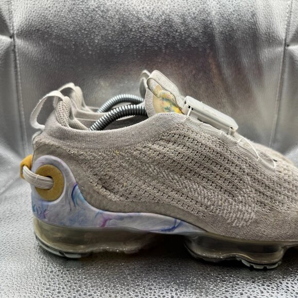 Size‎ 10 Nike Air Vapormax Flyknit Summit White Mens Running Shoes CJ6740-100 - Picture 2 of 9